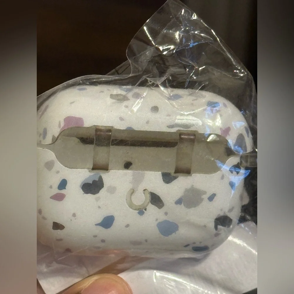 Apple Speckled AirPod Pro (2nd Generation) Case Cover